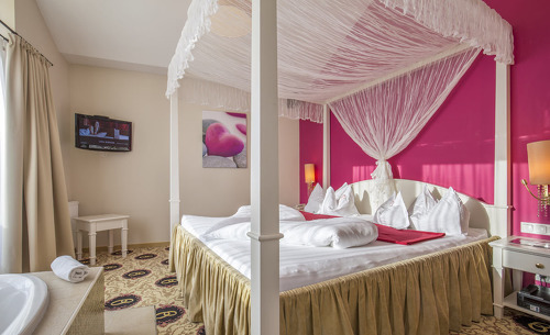 honeymoon-suite-6 honeymoon-suite-6