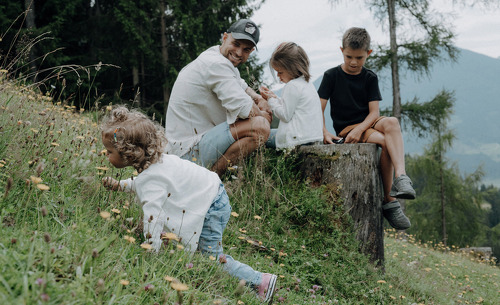 bergchalets-gut-wenghof-familie-04