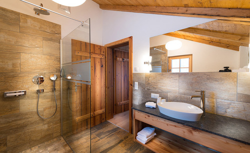 Alpines Lifestyle Badezimmer- exklusiver Urlaub im Salzburger Land Alpines Lifestyle Badezimmer- exklusiver Urlaub im Salzburger Land