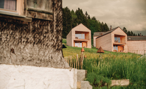 peterhof-chalets-sommer-08