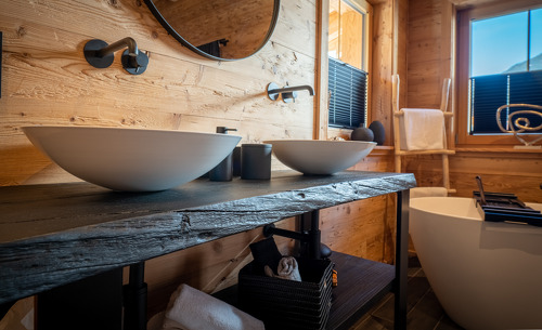 mountain-chalet-r-25