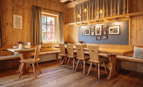 fuerthermoar-hideaways-alm-stube-03