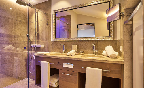 Die Chalets bestechen durch Ihre exklusives Interieur- Luxus beim Rosserer Wirt Die Chalets bestechen durch Ihre exklusives Interieur- Luxus beim Rosserer Wirt