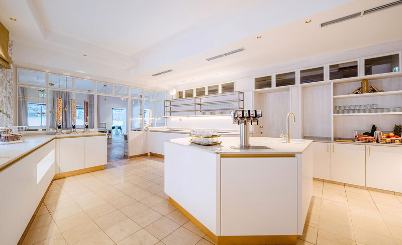 13-crystls-aparthotel