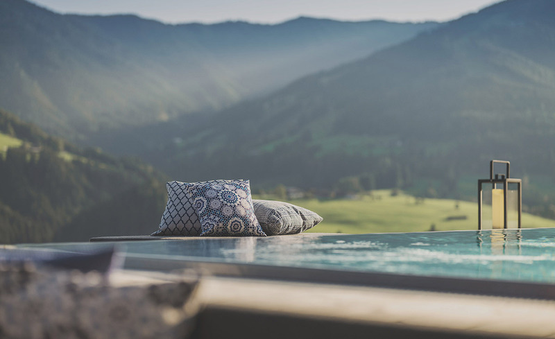 senhoog-bergwaertsgeist-infinity-pool