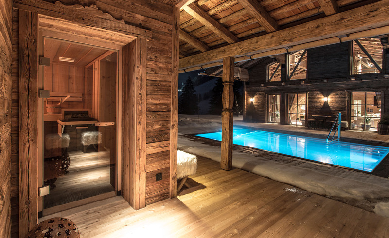 Genießen Sie die wärmende Sauna bei kühlen Außentemperaturen- Winterurlaub im Skicircus Saalbach Hinterglemm