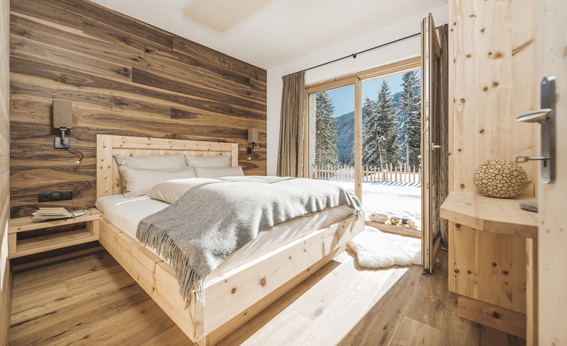 Tiroler Flair und Gemütlichkeit erstrecken sich über das gesamte Chalet- rosuites Zillertal, Tirol
