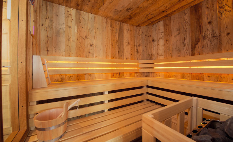 Luxuriöser Wellnessbereich direkt im Chalet in der Wallegg-Lodge in Salzburg