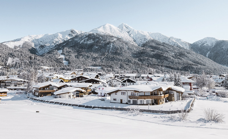loewen-chalets-winter
