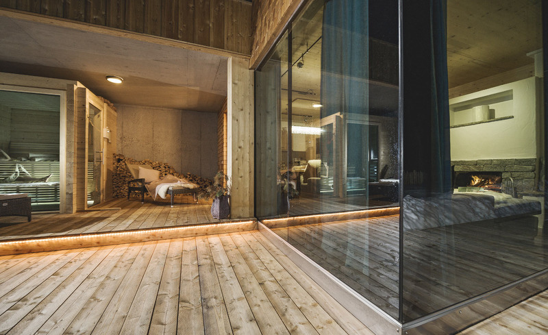 Wellness und Luxus im Private Chalet auf Lichteben- rosuites in Tirol