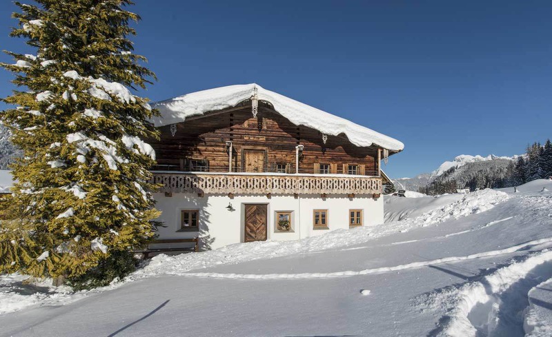 Das sanierte historische Bauernhaus bietet Platz für bis zu 12 Personen