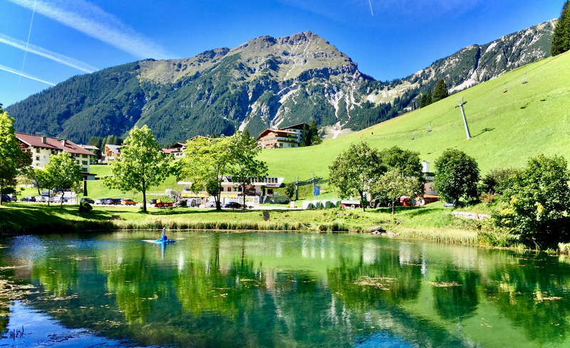 mountain-chalet-r-51