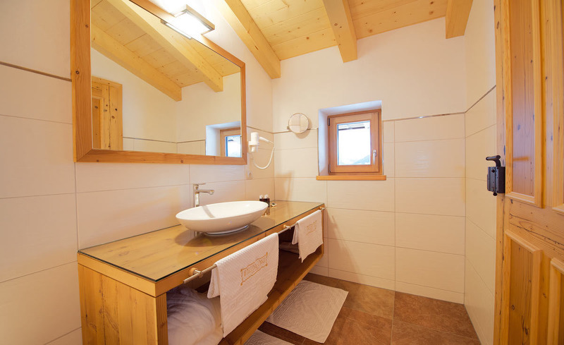 Luxuriöes Badezimmer in der Wallegg-Lodge in Saalbach-Hinterglemm