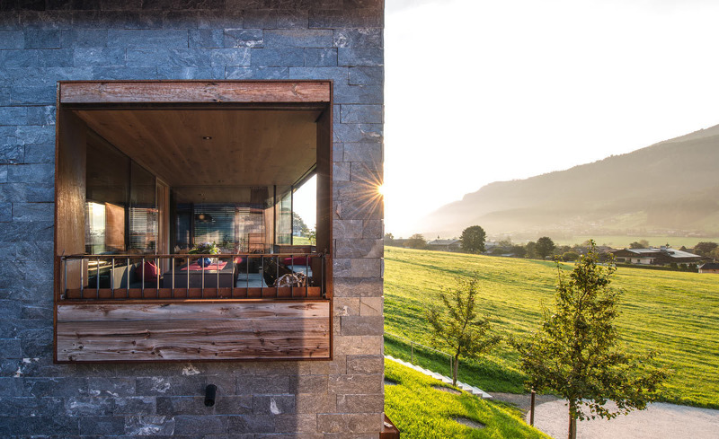 Sommerurlaub in der Natur- Panoramafenster im Chalet Samaragdjuwel