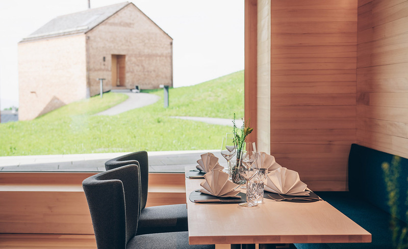 peterhof-restaurant-03