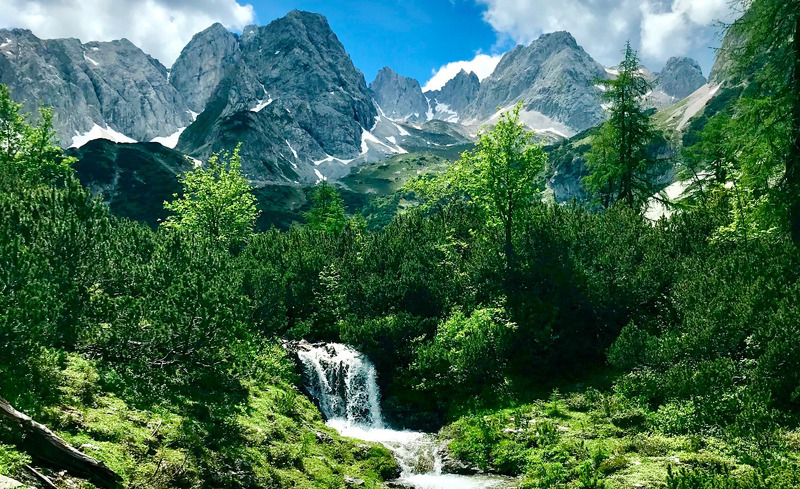 mountain-chalet-r-57