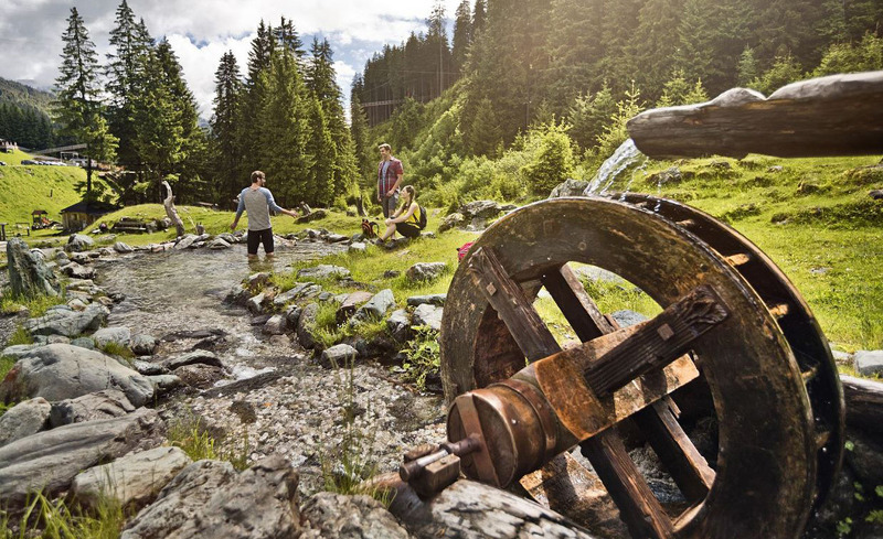 copyright-saalbach-wandern-mirja-geh
