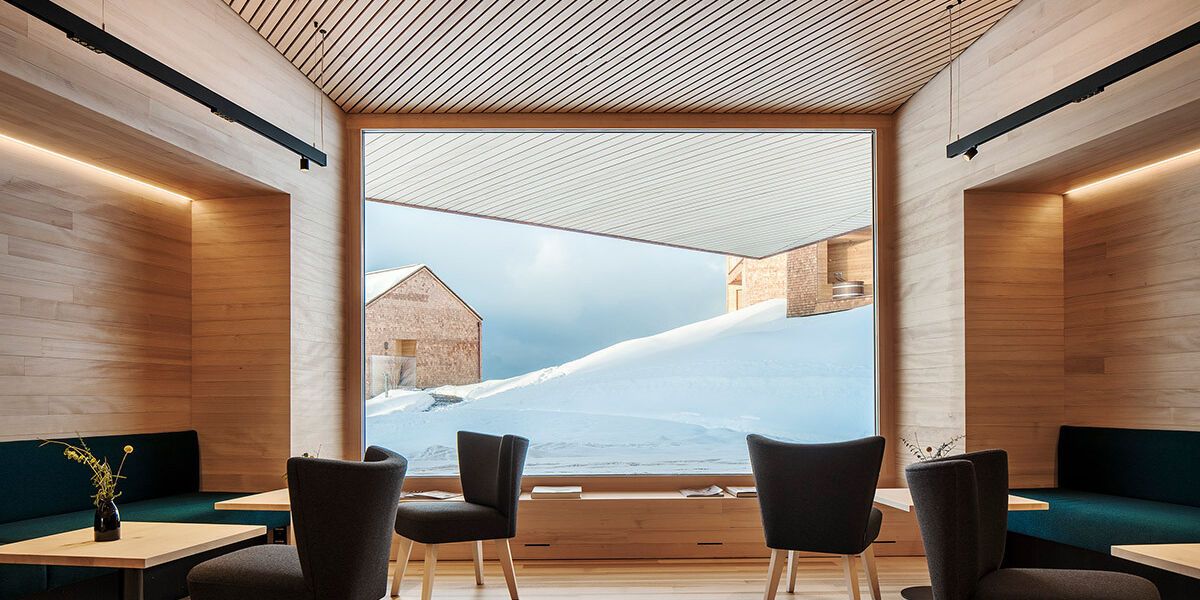 peterhof-restaurant-winter-02